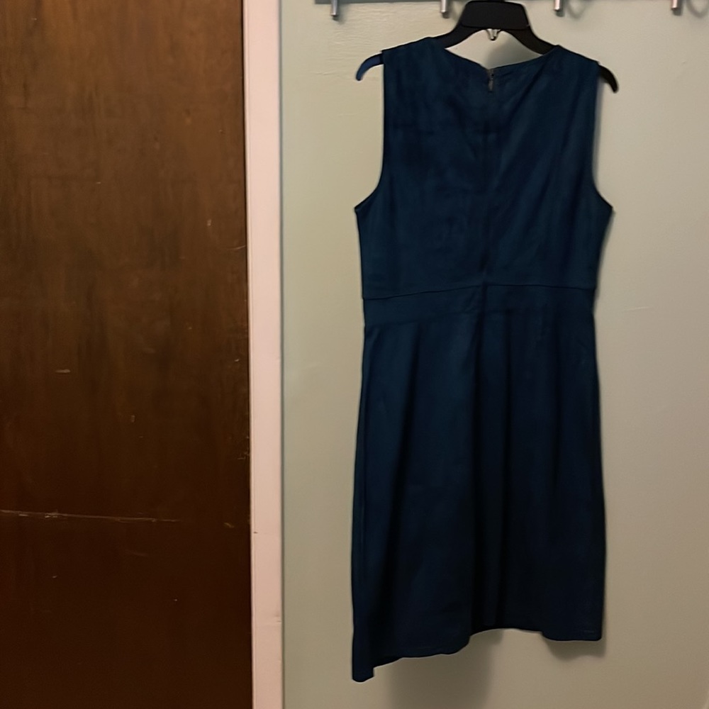 Dress - Picture 2 of 4